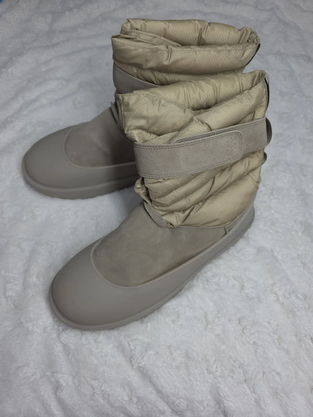NWT Men's Puffer Winter Boots in Taupe